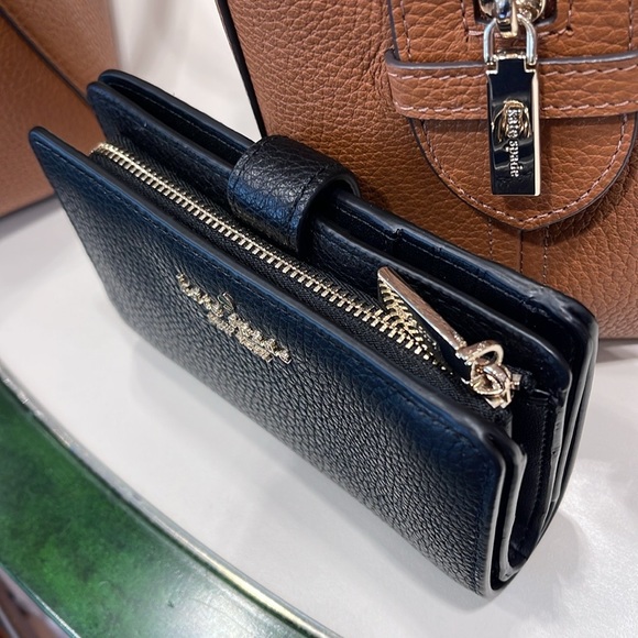 Kate Spade Leila Medium Compact Bifold Wallet
Black 
NWT - Picture 8 of 16
